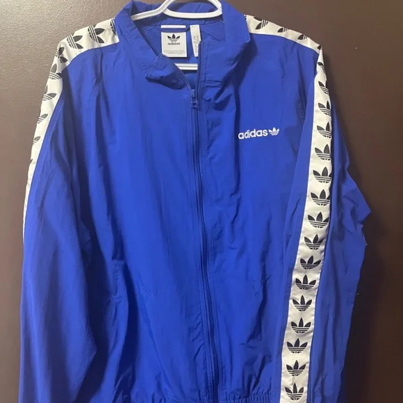 Addis’s jacket - Picture 7 of 8